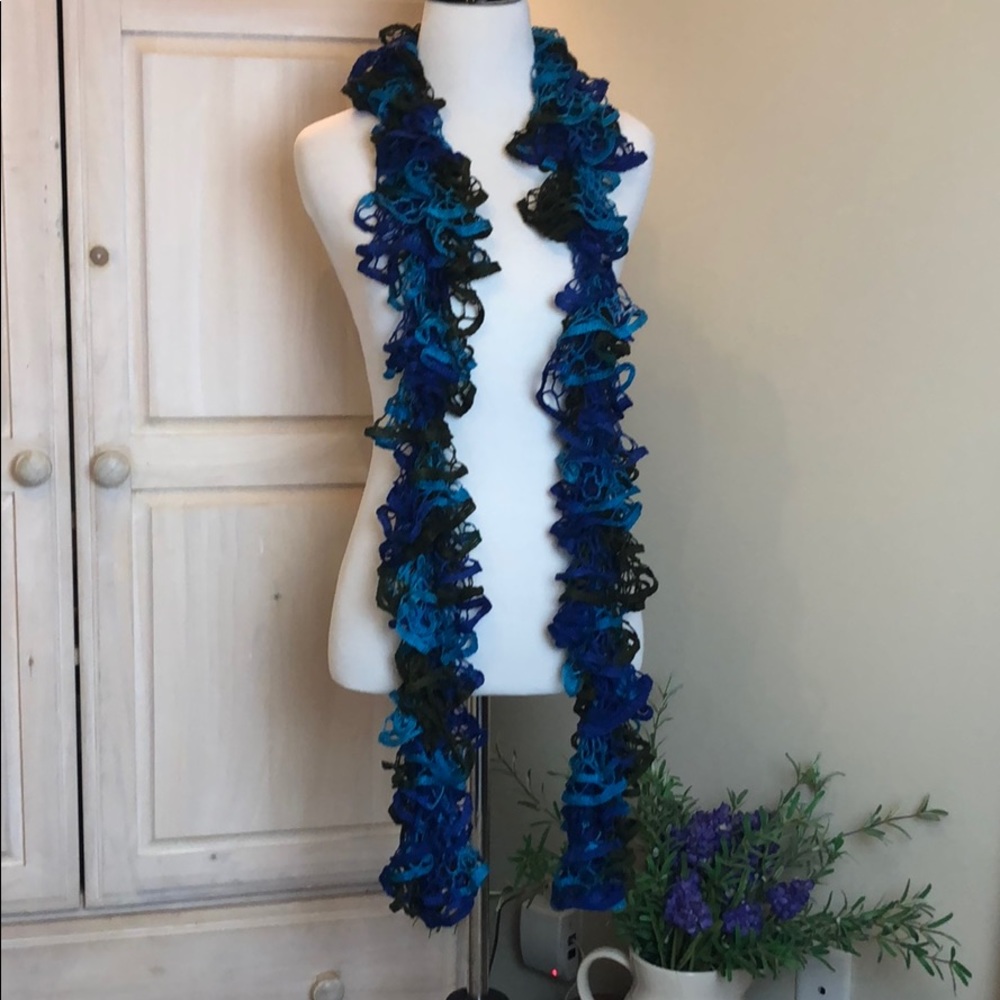Unique Handmade Scarf 🧣 - Picture 1 of 2